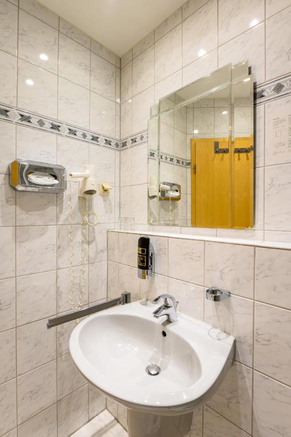 Hotel Glockengasse Кёльн Экстерьер фото