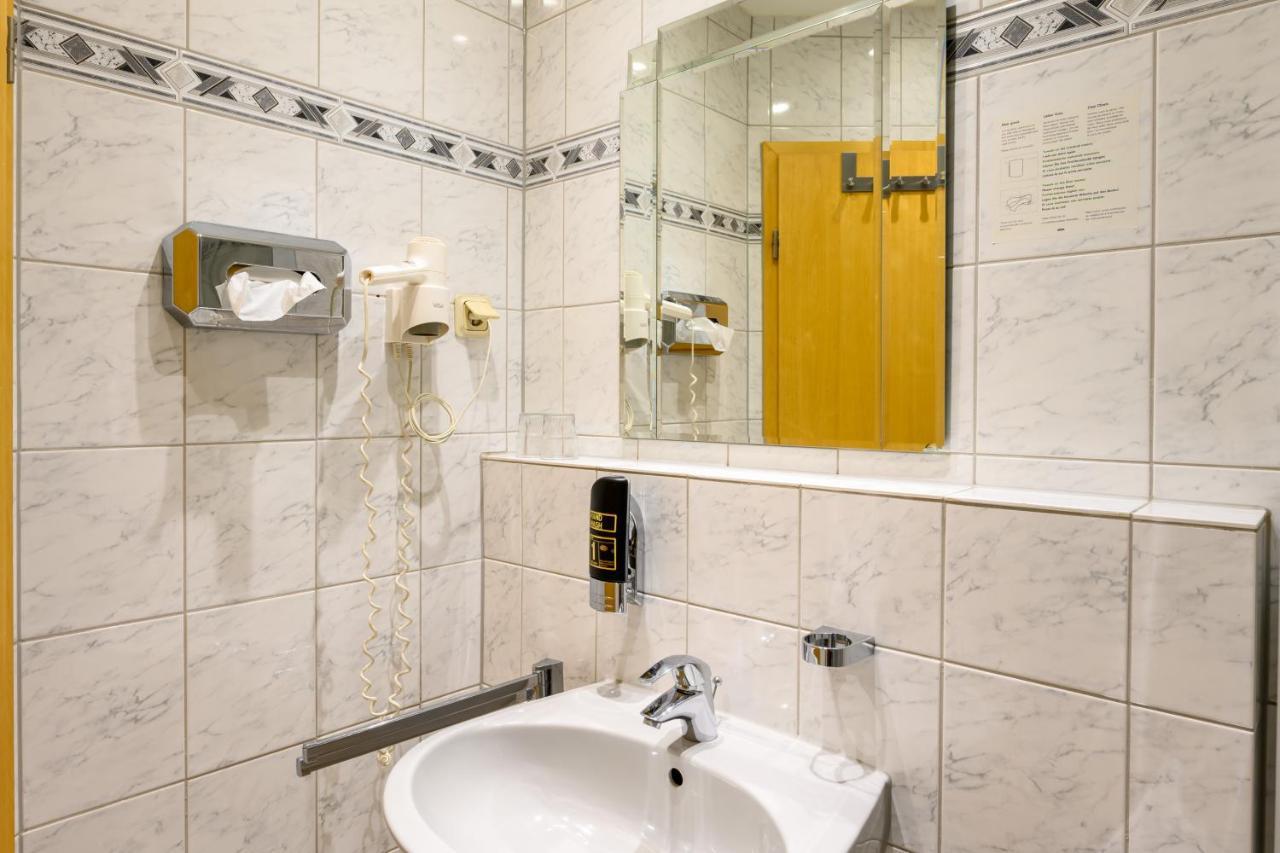 Hotel Glockengasse Кёльн Экстерьер фото